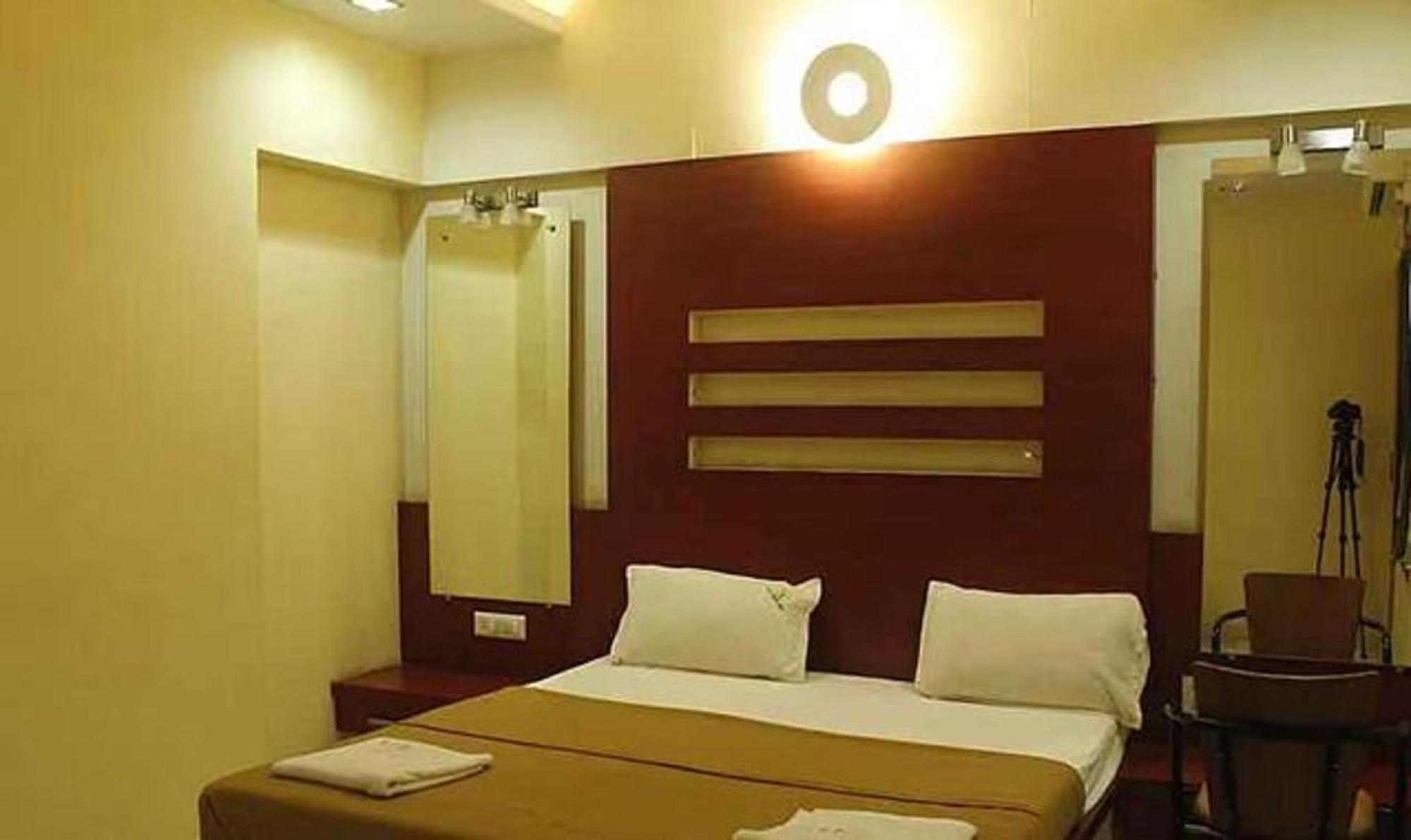 Fabhotel Skylark Inn Nashik Phòng bức ảnh